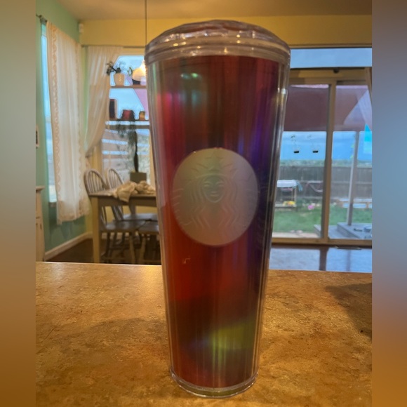 🏳️‍🌈 Starbucks 24 oz Pride Rainbow Iridescent Dome Tumbler - Picture 1 of 3